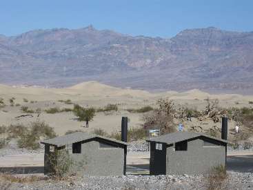wDV-2012-scenic-toilet3 Mesquite Dunes.jpg (287926 bytes)